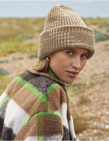 BEE-B330R-Chunky Knitted Patch Beanie